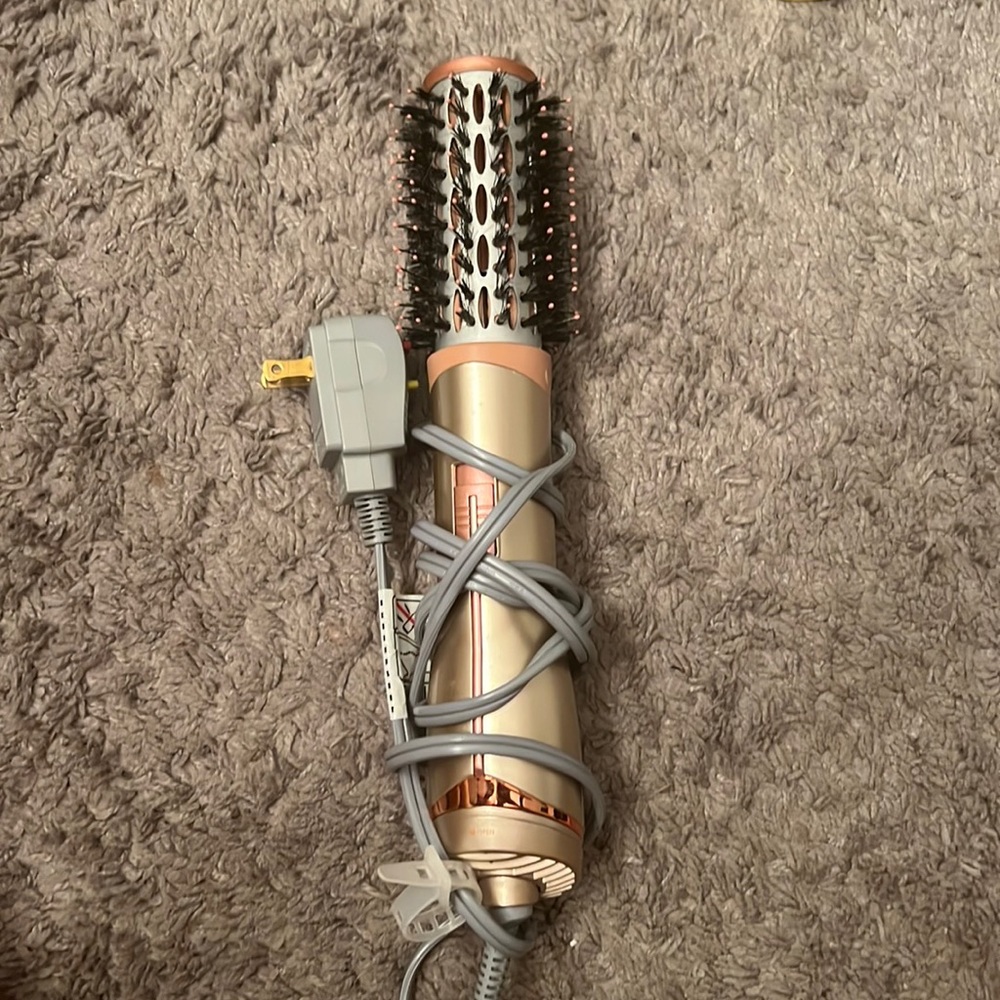 Conair InfinitiPRO Frizz-Free Hot Air Brush